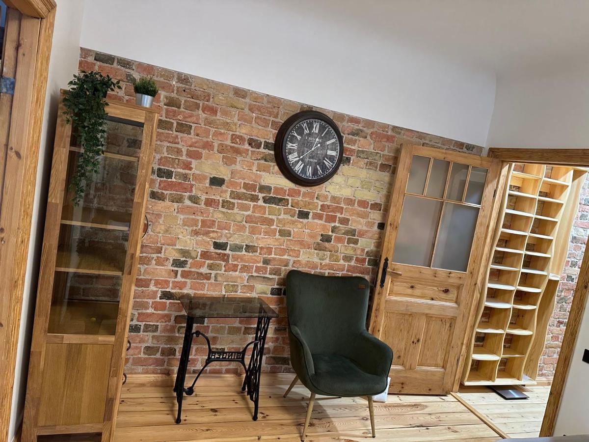 Wood&brick Is Need Riika